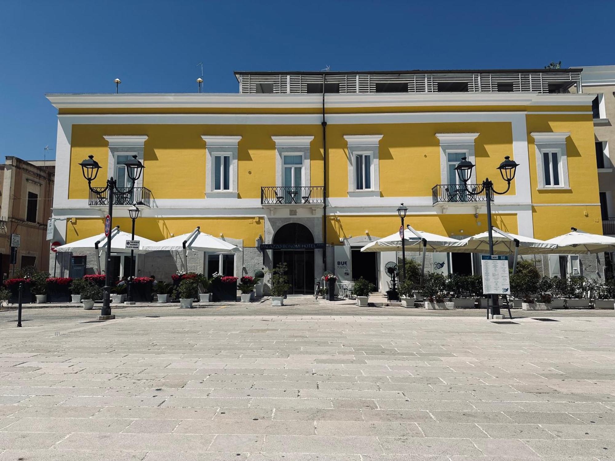 Palazzo Bonomi Hotel Bisceglie Exterior photo